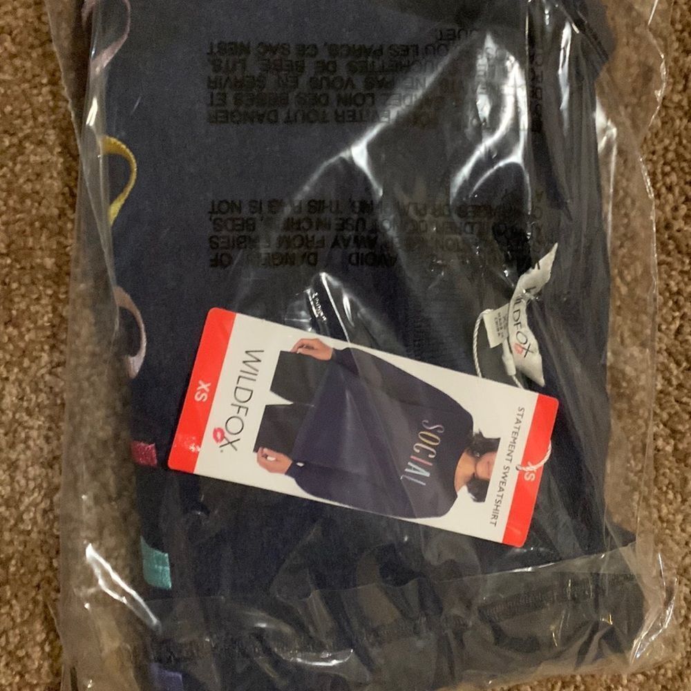 Wild fox statement sweatshirt. Extra small. NWT N… - image 2